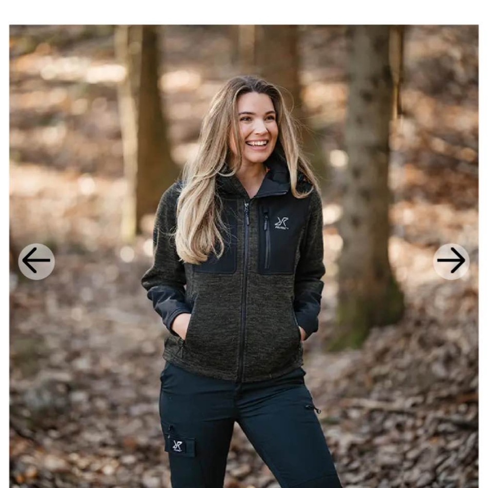 Wander Pro Women's Wool Hoodie - Black - Picture 4 of 8